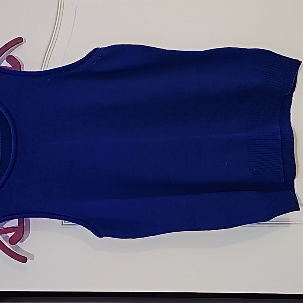 LADIES SLEEVLESS SWEATER